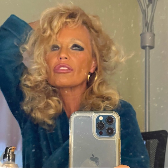 Meet your Posher, Kelly @KGSouthBeach - Picture 5 of 17